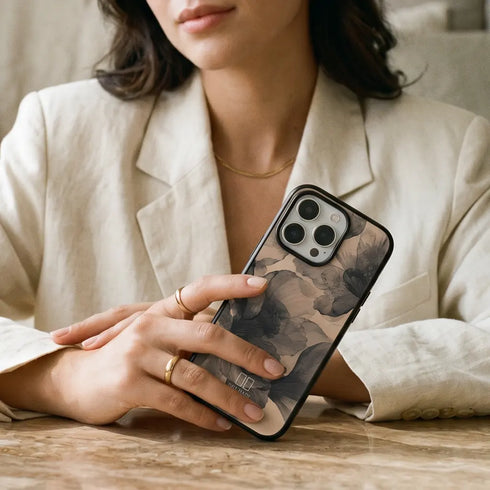 Noir Bloom Designer iPhone-Hülle